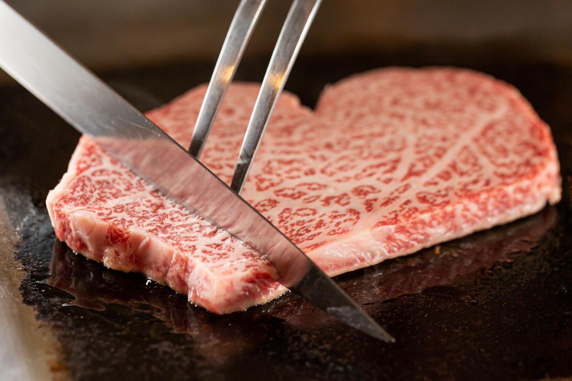 Good Nature Hotel Kyoto Exterior photo A steak being cooked
